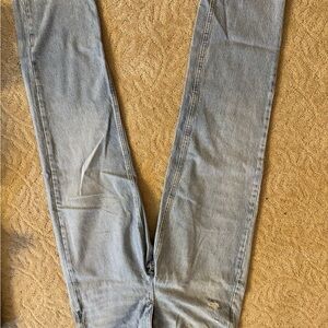 👖 Light Wash Relaxed / Distressed Jeans Dynamite